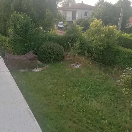 Quiet With Terrace, Garden Apartment